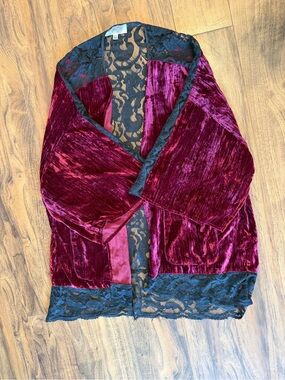 Ecote Velvet Kimono Robe in Burgundy with Black Lace Trim